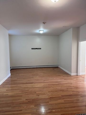 213 State Street A, Bristol, RI 02809