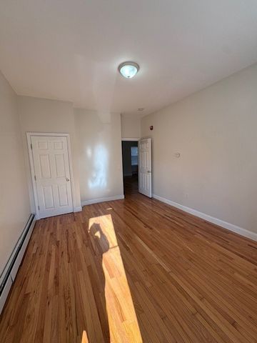 213 State Street A, Bristol, RI 02809