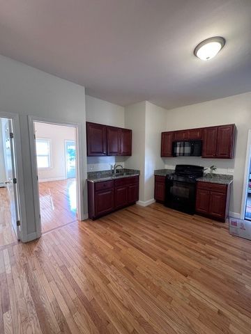 213 State Street A, Bristol, RI 02809