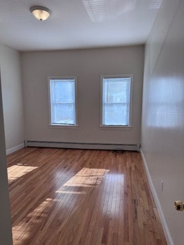 213 State Street A, Bristol, RI 02809