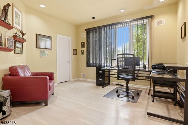 1 Timber Rock Court, Cedar Grove Twp., NJ 07009