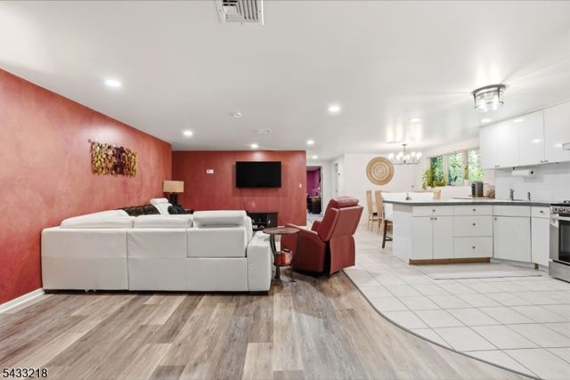 1 Timber Rock Court, Cedar Grove Twp., NJ 07009