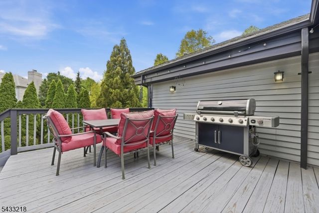 1 Timber Rock Court, Cedar Grove Twp., NJ 07009