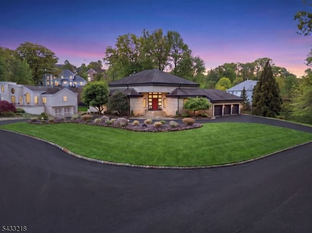 1 Timber Rock Court, Cedar Grove Twp., NJ 07009