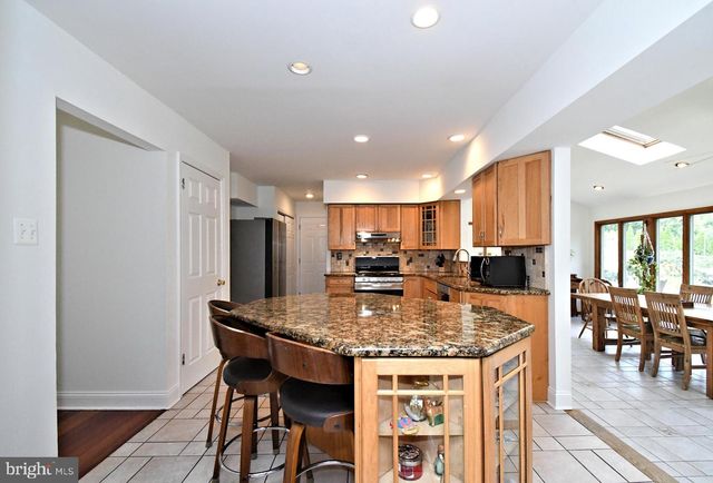 103 CHAUCER CT, Lansdale, PA 19446