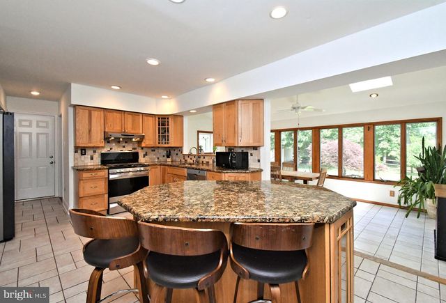 103 CHAUCER CT, Lansdale, PA 19446