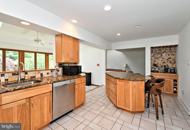 103 CHAUCER CT, Lansdale, PA 19446