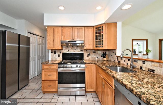 103 CHAUCER CT, Lansdale, PA 19446