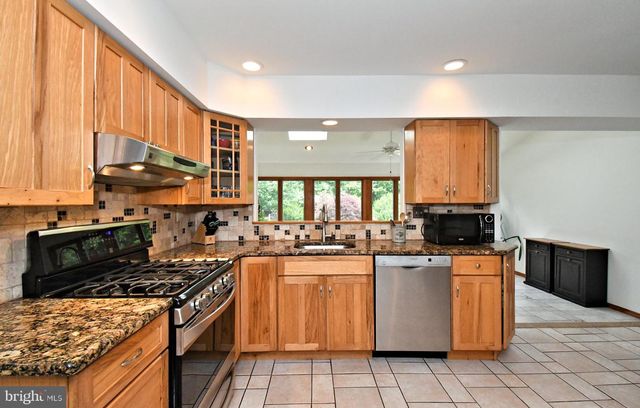 103 CHAUCER CT, Lansdale, PA 19446