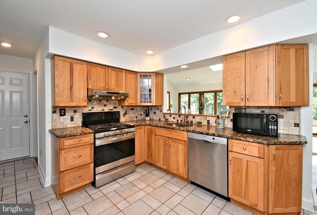 103 CHAUCER CT, Lansdale, PA 19446