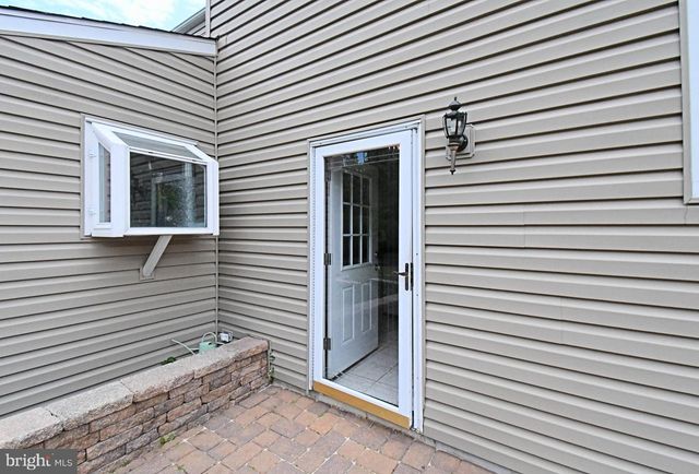 103 CHAUCER CT, Lansdale, PA 19446