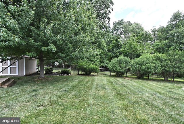 103 CHAUCER CT, Lansdale, PA 19446