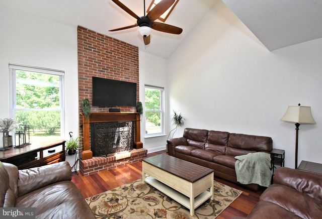 103 CHAUCER CT, Lansdale, PA 19446