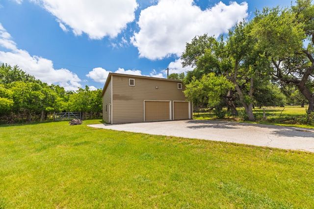 479 Park Rd 23, Blanco, TX 78606