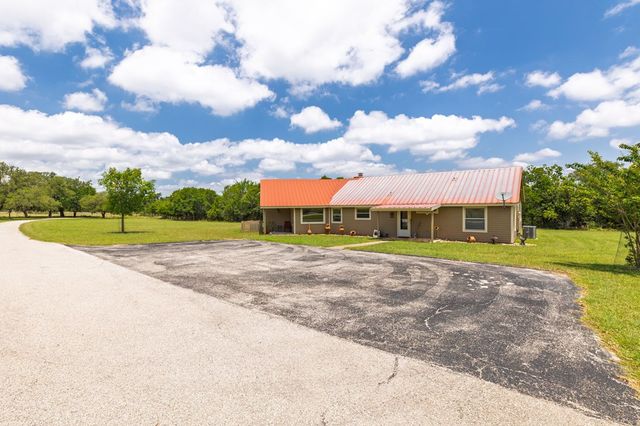 479 Park Rd 23, Blanco, TX 78606