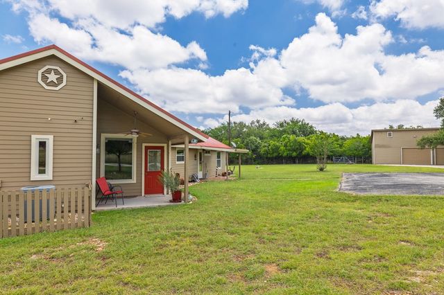 479 Park Rd 23, Blanco, TX 78606
