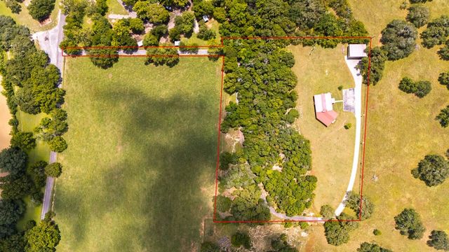 479 Park Rd 23, Blanco, TX 78606