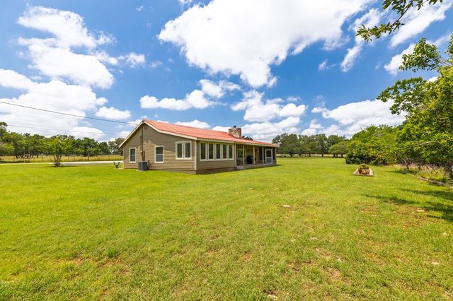 479 Park Rd 23, Blanco, TX 78606