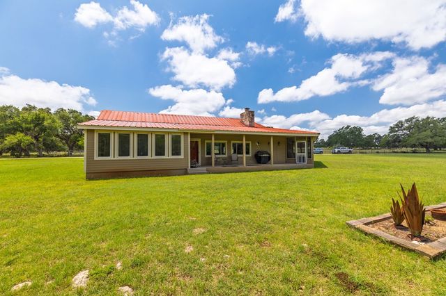 479 Park Rd 23, Blanco, TX 78606