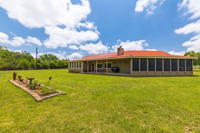 479 Park Rd 23, Blanco, TX 78606