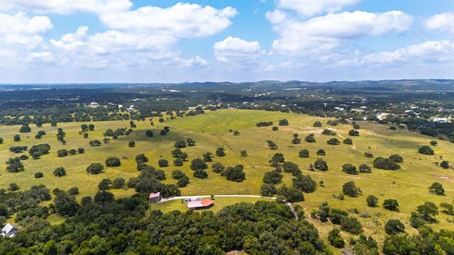 479 Park Rd 23, Blanco, TX 78606