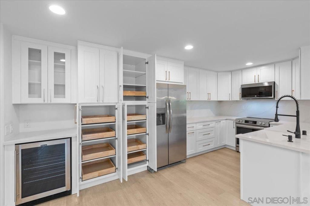 580 Camino De La Reina 227, San Diego, CA 92108 — photo 4