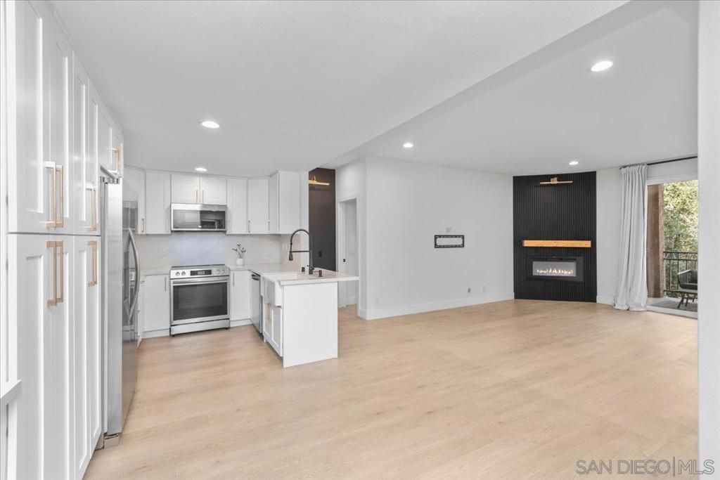 580 Camino De La Reina 227, San Diego, CA 92108 — photo 5