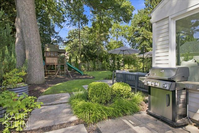 1111 Plymouth Avenue SE, East Grand Rapids, MI 49506