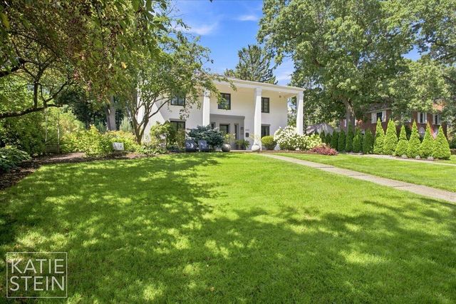 1111 Plymouth Avenue SE, East Grand Rapids, MI 49506