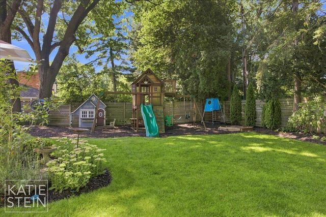 1111 Plymouth Avenue SE, East Grand Rapids, MI 49506