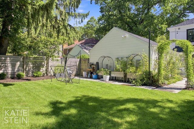 1111 Plymouth Avenue SE, East Grand Rapids, MI 49506