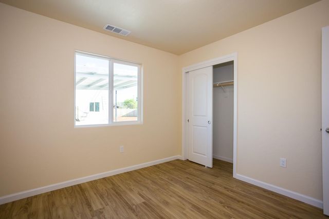 142 E Vandalia Avenue, Porterville, CA 93257