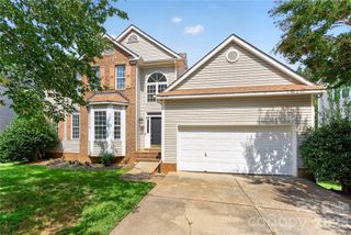 10822 Chamberlain Hall Court, Charlotte, NC 28277
