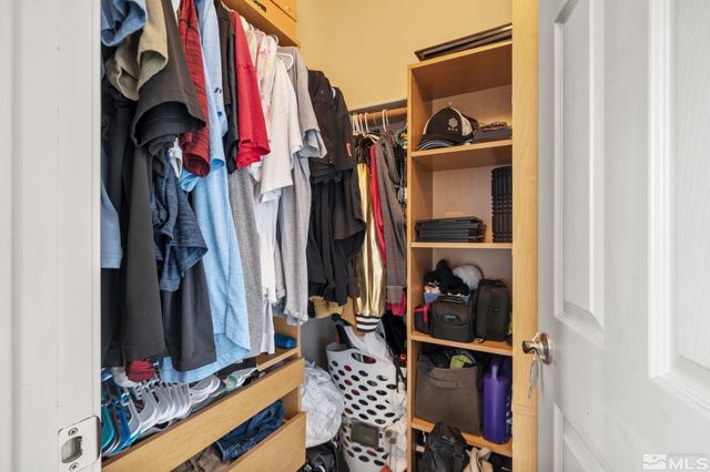 6658 Abbotswood Drive, Sparks, NV 89436