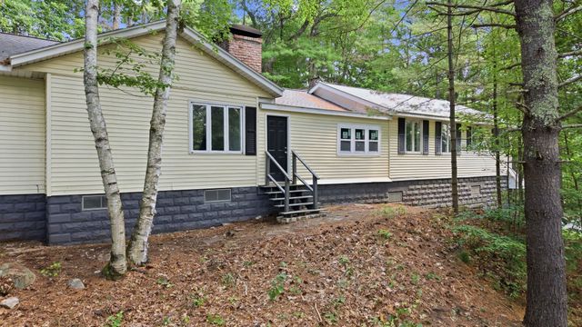 37 Hall Road, Londonderry, NH 03053