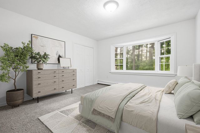 37 Hall Road, Londonderry, NH 03053