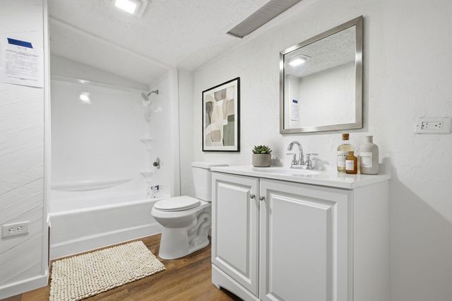 37 Hall Road, Londonderry, NH 03053