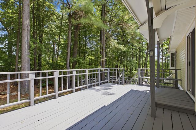 37 Hall Road, Londonderry, NH 03053