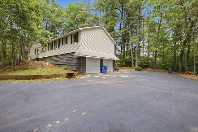 37 Hall Road, Londonderry, NH 03053