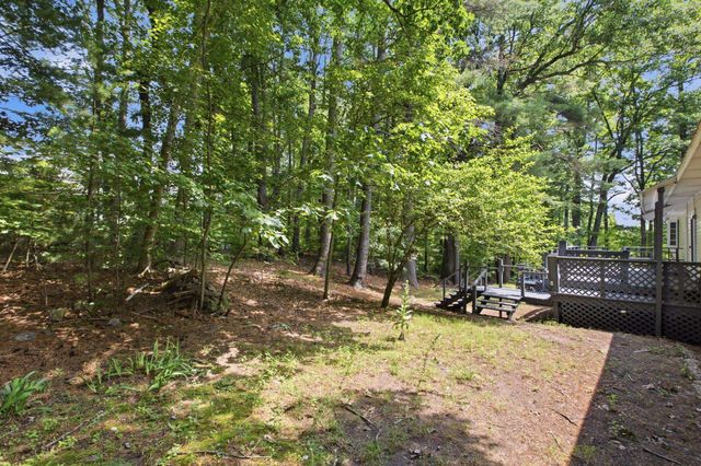37 Hall Road, Londonderry, NH 03053