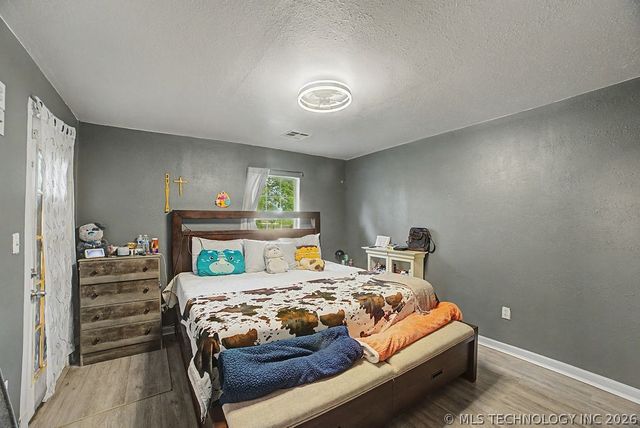 1925 W Broadway Street, Collinsville, OK 74021