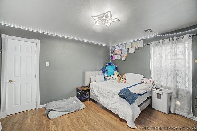 1925 W Broadway Street, Collinsville, OK 74021