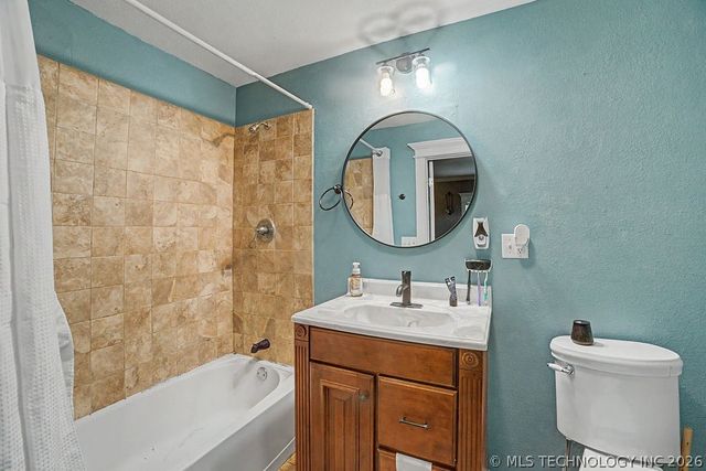1925 W Broadway Street, Collinsville, OK 74021