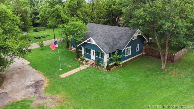 1925 W Broadway Street, Collinsville, OK 74021