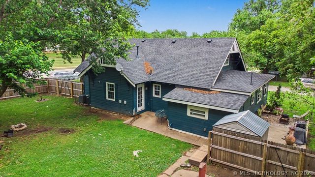 1925 W Broadway Street, Collinsville, OK 74021