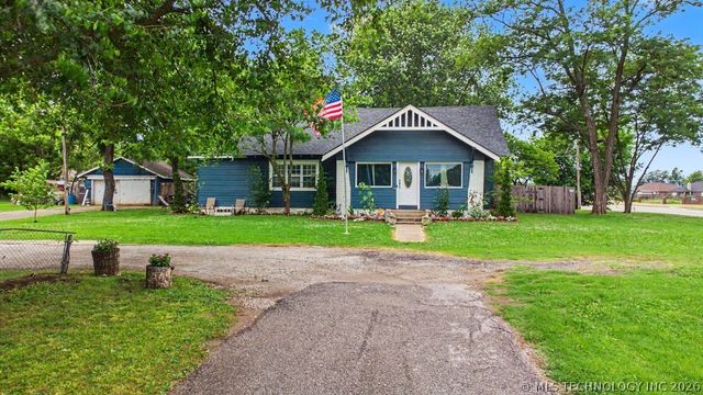 1925 W Broadway Street, Collinsville, OK 74021