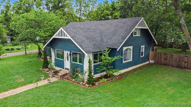 1925 W Broadway Street, Collinsville, OK 74021