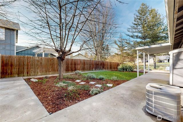 1152 SE Falbo Drive, College Place, WA 99324