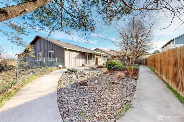 1152 SE Falbo Drive, College Place, WA 99324