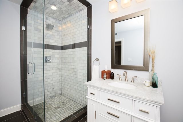 881 E 2nd St 13, Boston, MA 02127